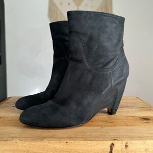 Corso Como Black Oiled Leather Pointy Toe Wedge Mob Wife Ankle Boots Size 10